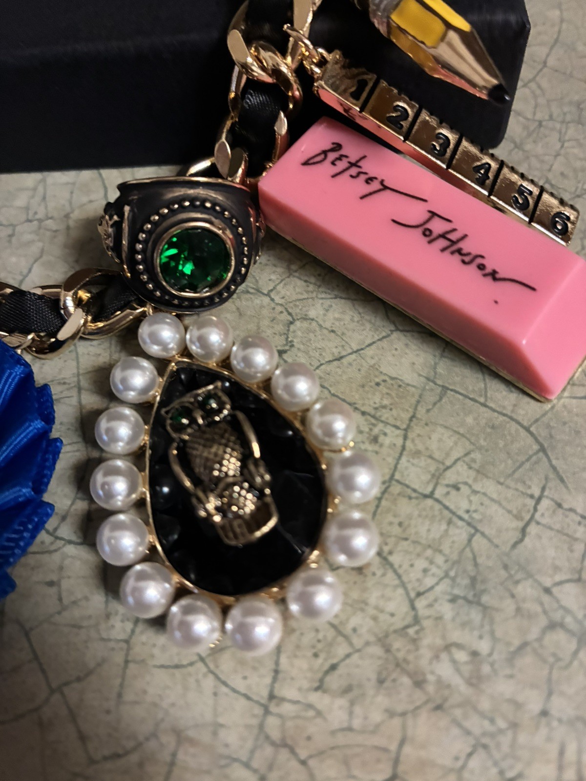 Betsey Johnson BEST IN CLASS school Charm Statement Necklace NWT 👀unique!!