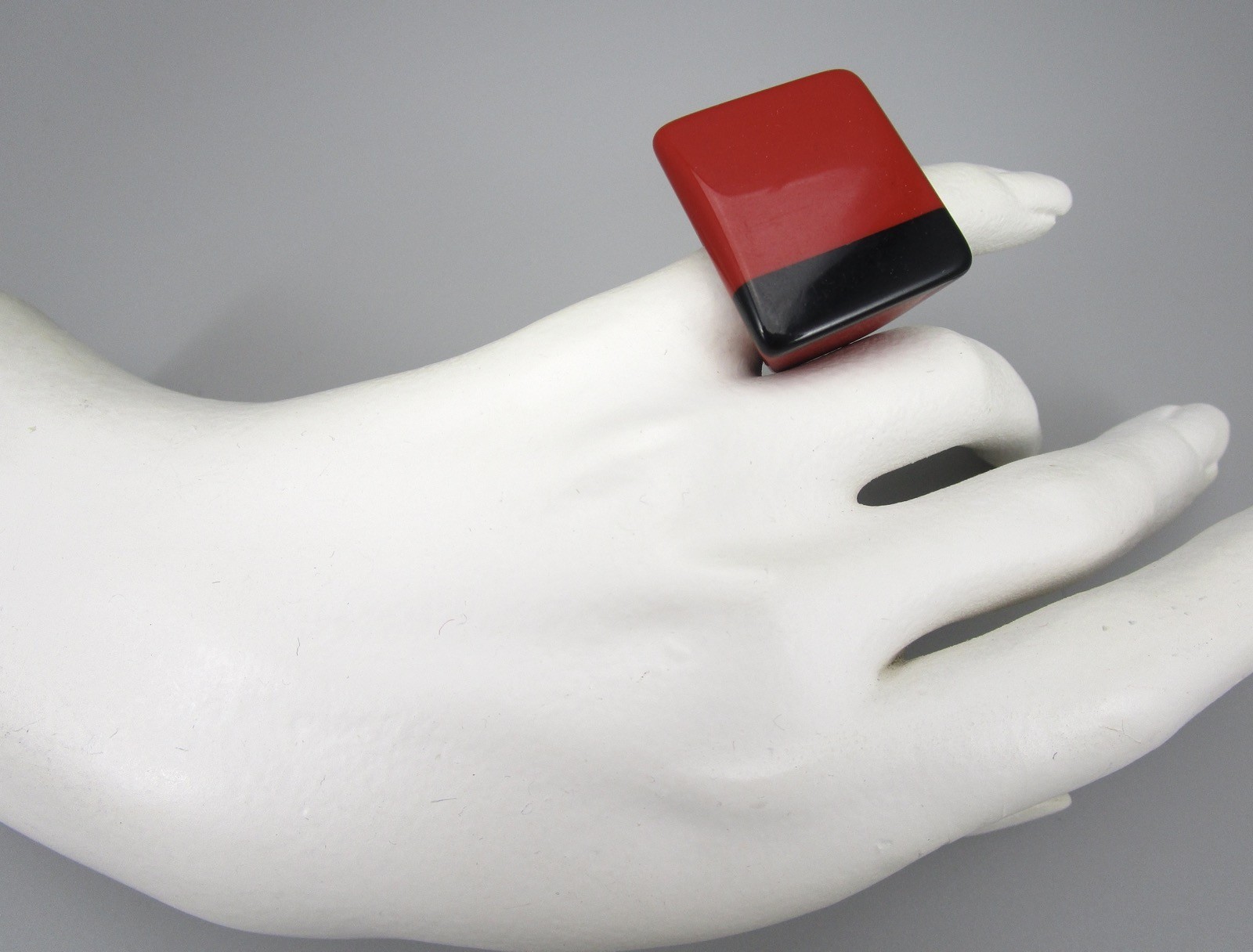 BOLD MARION GODART BLACK & RED SQUARE STATEMENT RING – FRANCE – SZ 11