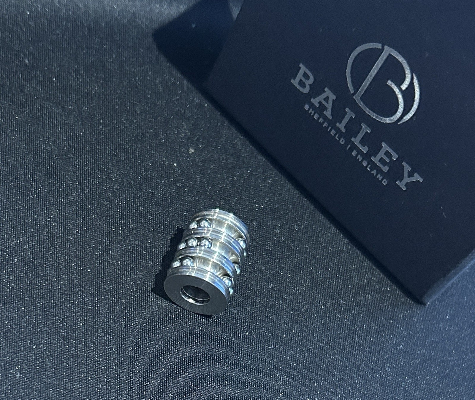 BAILEY OF SHEFFIELD-Stainless Steel CABLE Bracelet & Pendant Converter Necklace