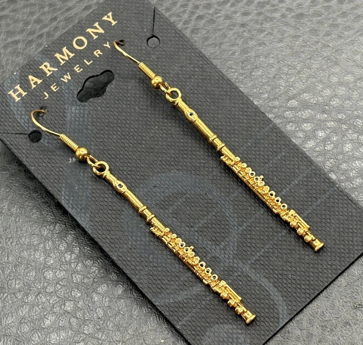 Harmony Gold Tone Flute Dangle Earrings Musical Instrument Music Band