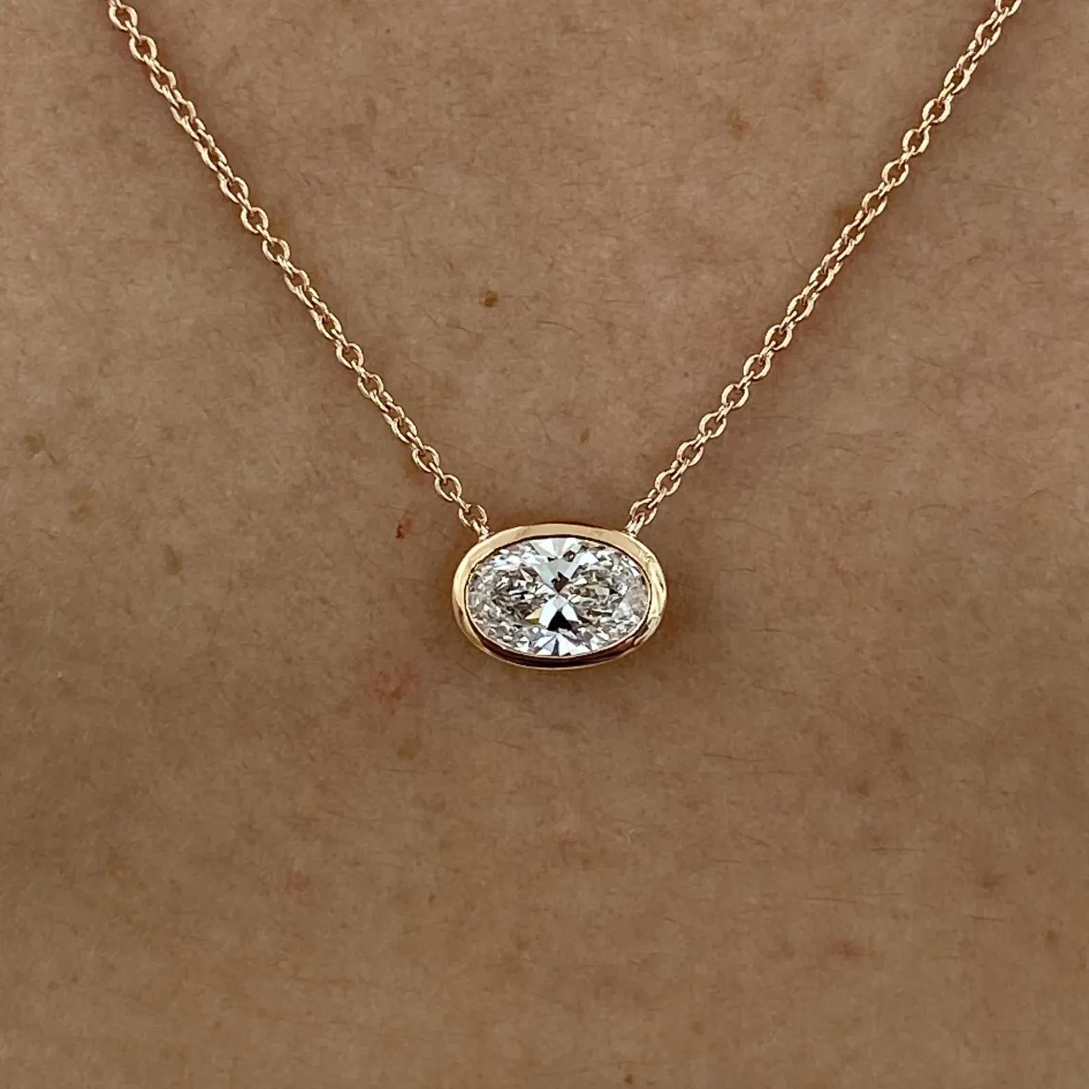 Lab Grown 1.00 Ct Oval EF VS Diamond Bezel Setting Necklace in 14K Rose Gold