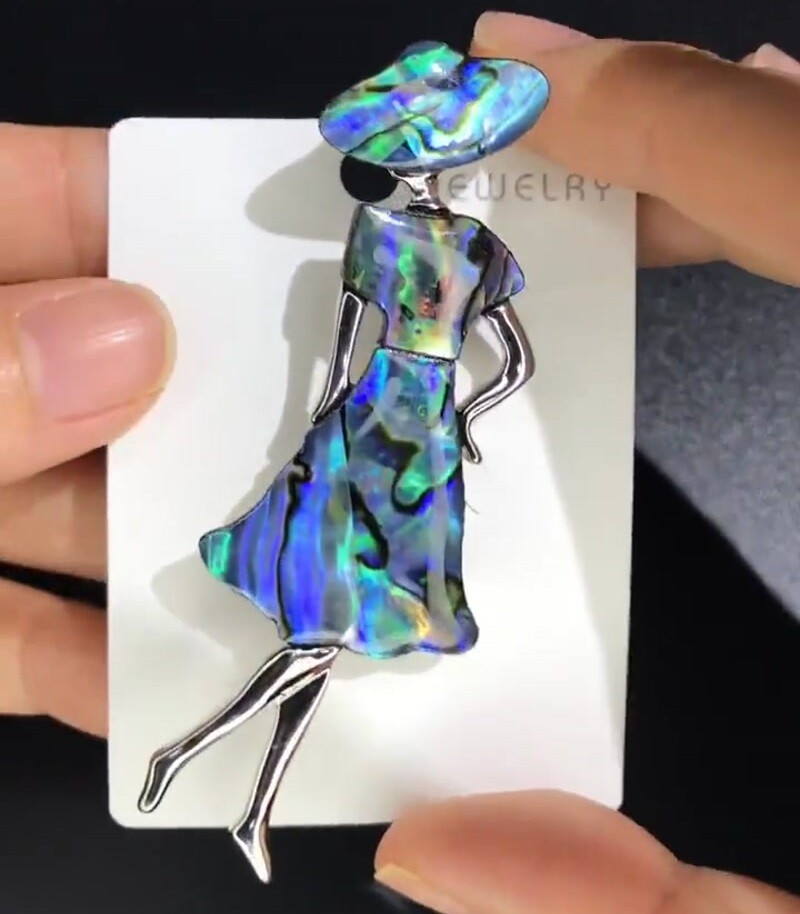 Beauty Lady Brooch Figure natural seashell Fashion Women Men Pins Jewelry Gift
