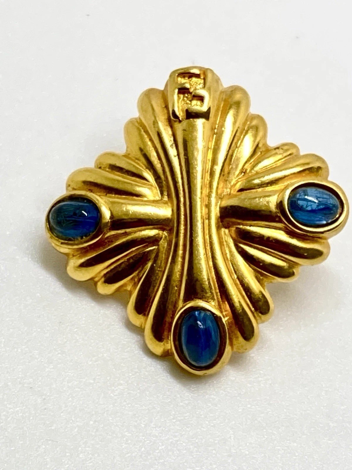 Fendi SINGLE EARRING Fendi Gold Tone Gripoix Glass Earring