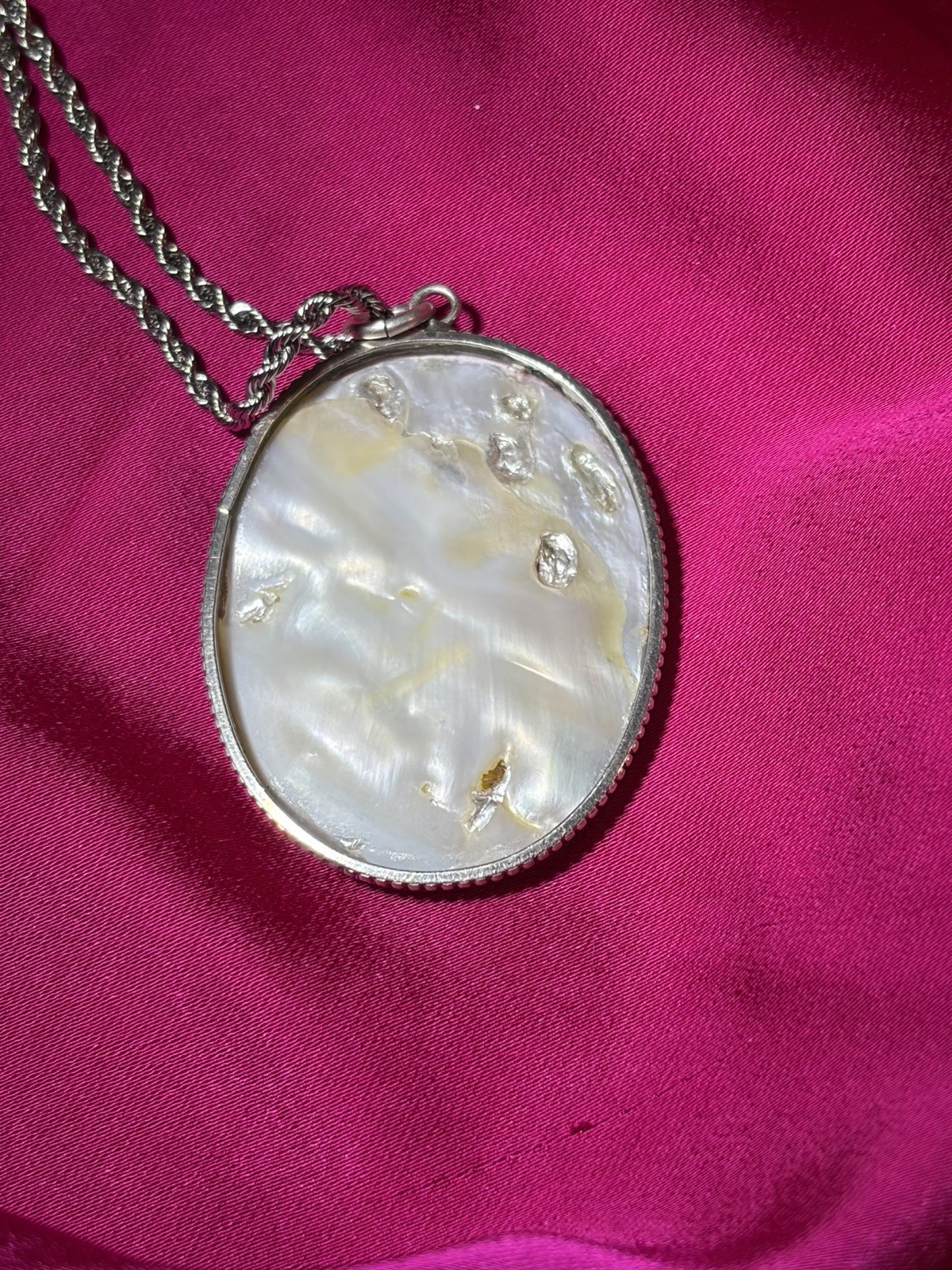 Avon Silver Tone Rope Chain Necklace Oval Mother of Pearl Bezel Rhinestones