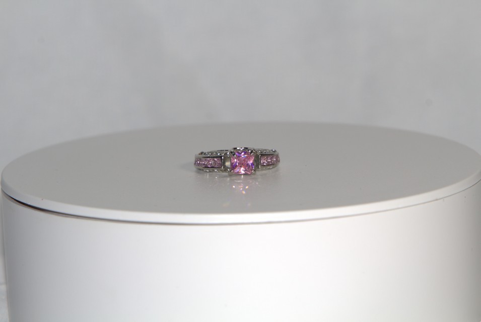 New Pink Princess Cut Crystal Ring Size 7 Fashion Costume Jewelry W/ Gift Box