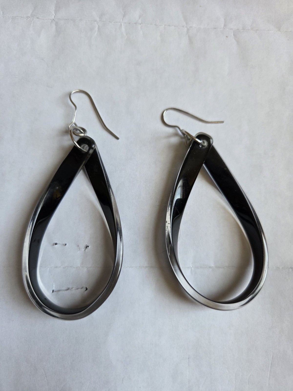 Large Resin Dark Gray Oval Earrings Pierced Ears Lia Sophia? Very Good Condition