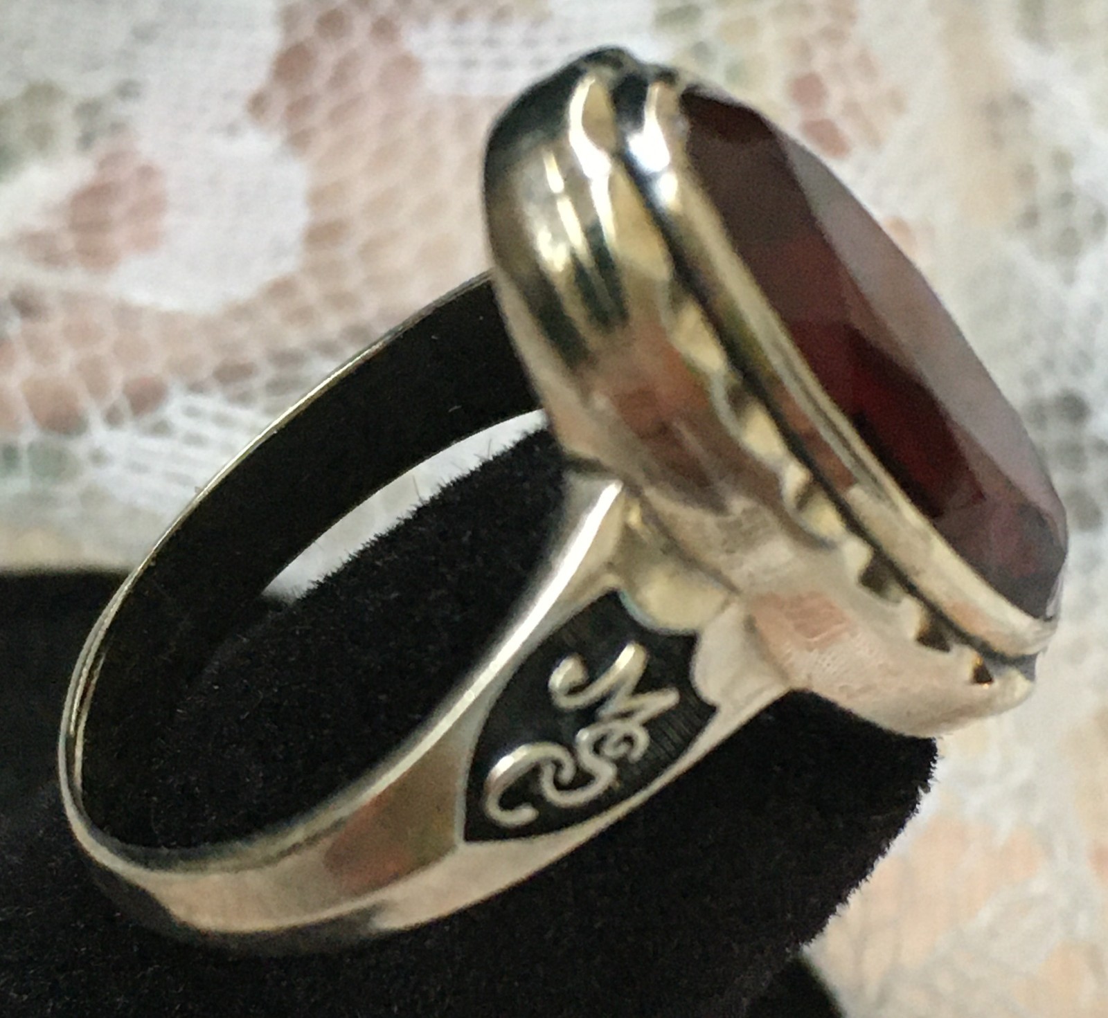 Ladies FASHION RING 10k • 6.8 grams • Size 5.5 • JOSTENS SAMPLE Montclair State