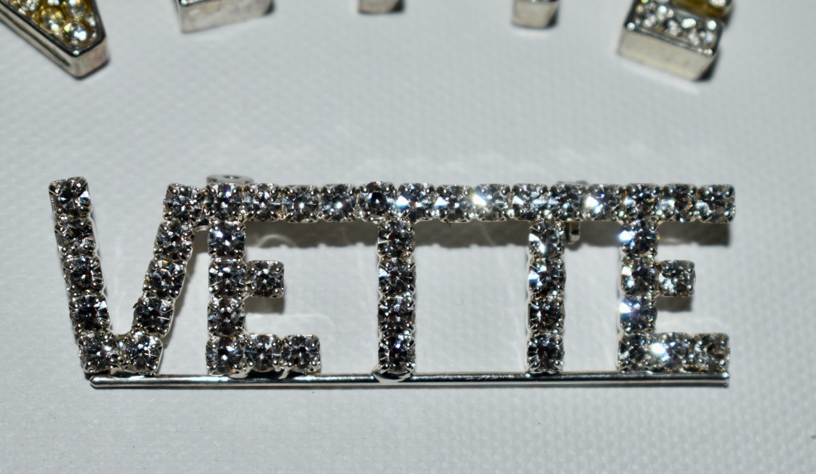 Sparkly Rhinestone VETTE Pin Brooch Silvertone 2.25″L CORVETTE + Letter Sliders