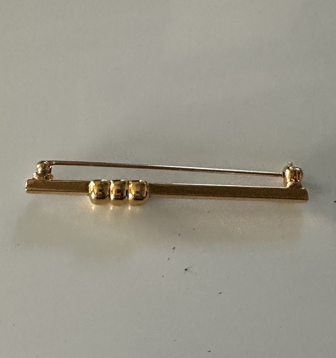 MONET USA BRANDED GOLD PLATED BROOCH PIN VTG