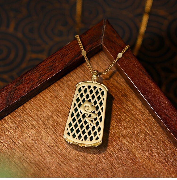 Green Jade Retro Pendant Necklace Charm 18K Gold Plated Chain Dainty Gemstone