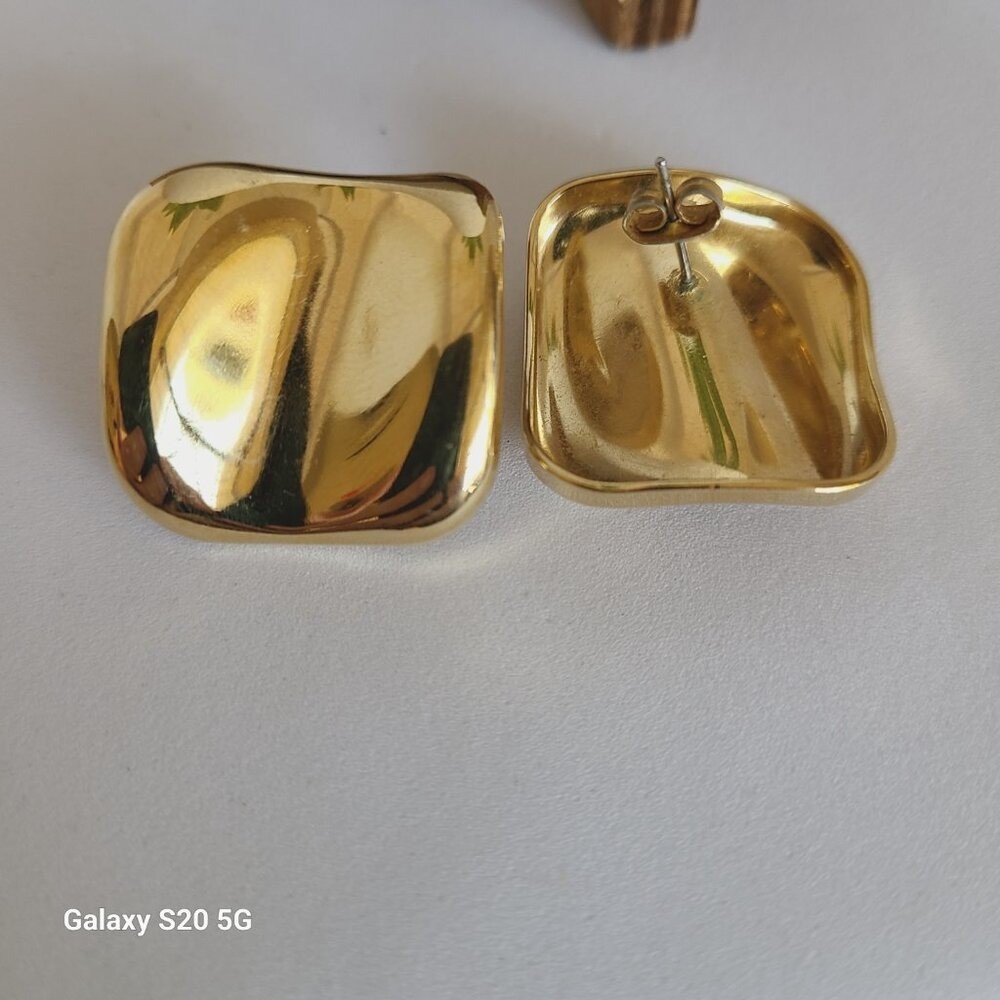 Unknown Brand Gold Tone Square Stud Earrings Ladies Pre-Owned Business Casual