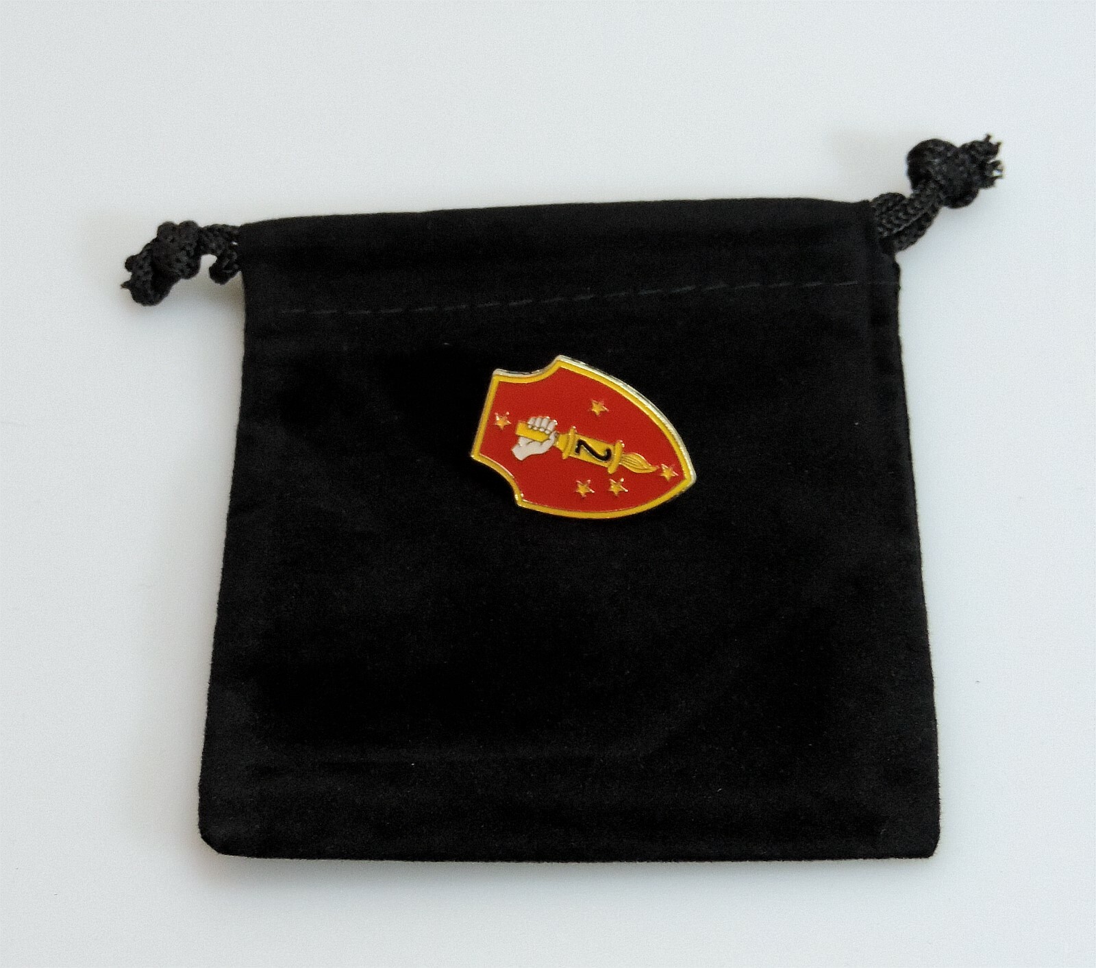 UNITED STATES MARINE CORPS- 2nd MARINE DIVISION LAPEL PIN