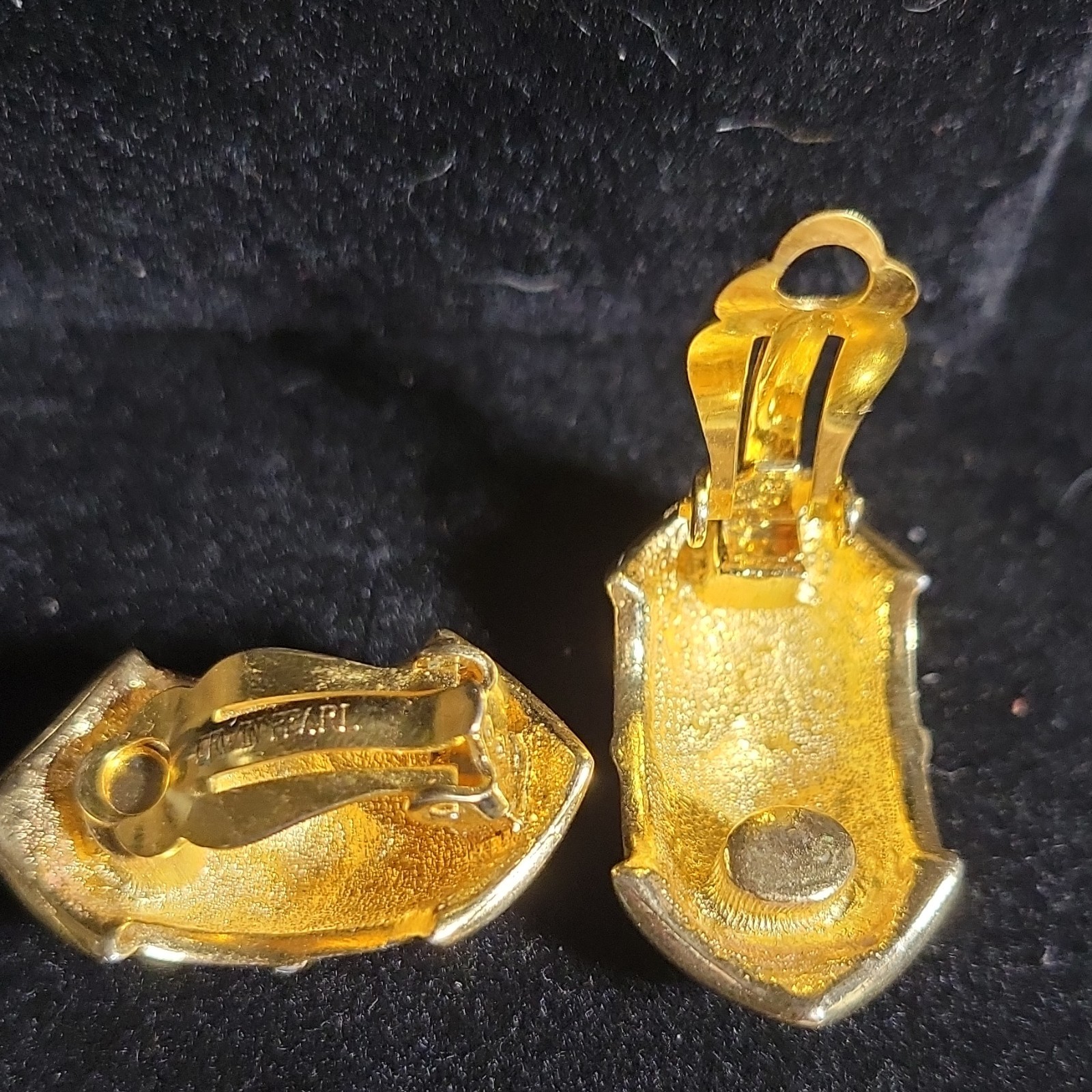 Erwin Pearl Signed Gold Tone Textured Shield Clip-On Earrings