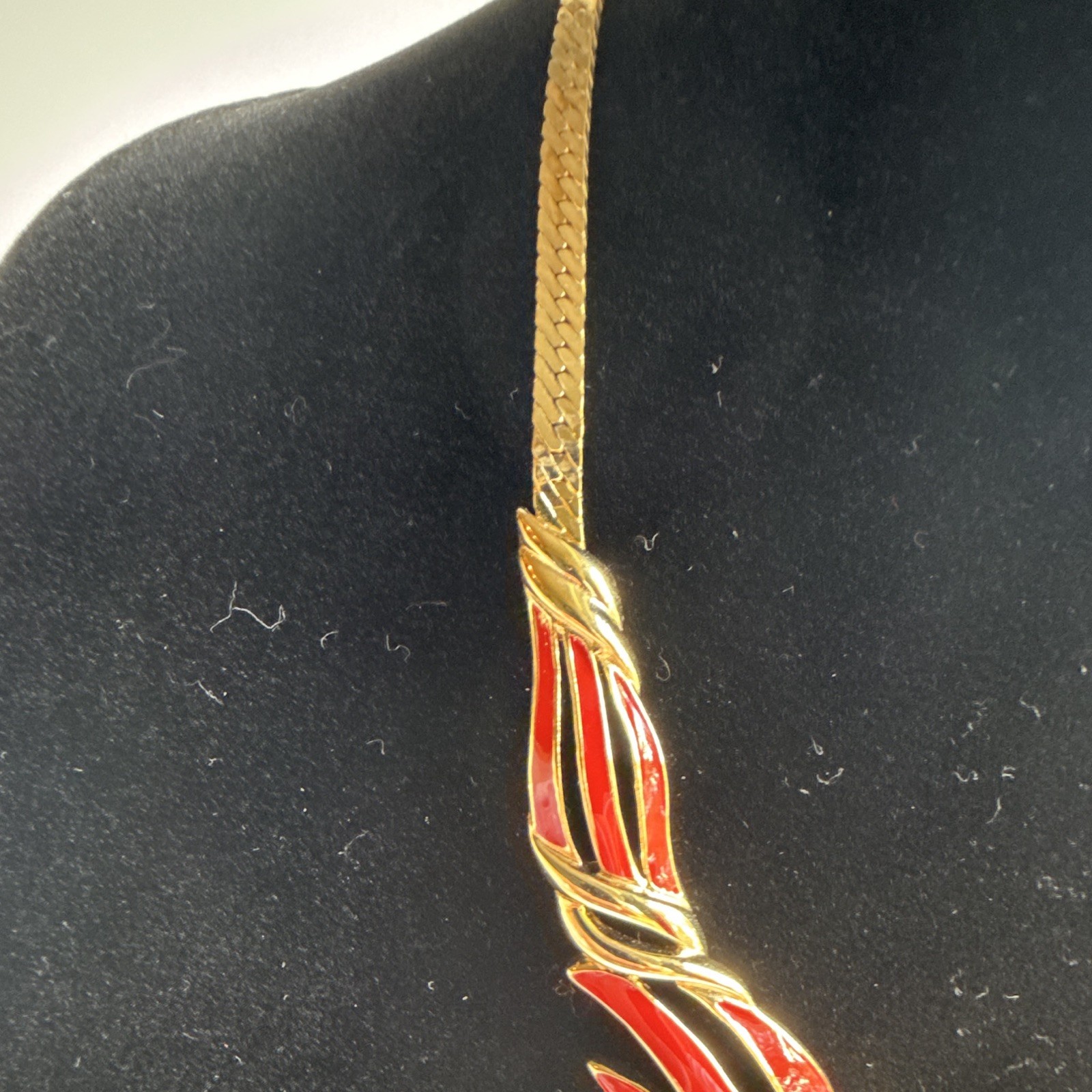 Vintage Crown Trifari Gold Tone & Red Enamel 14” Necklace