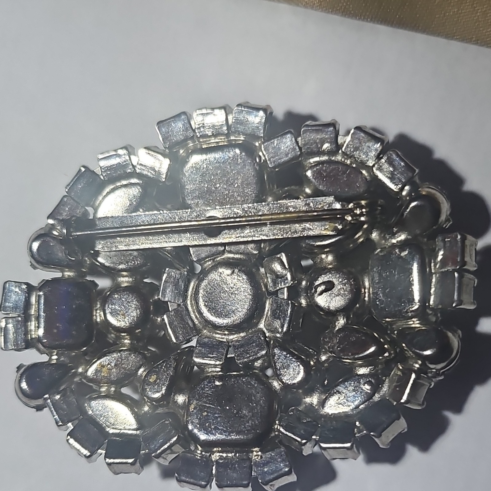 Silver Tone Purple Glass & Rhinestone Cluster Oval Brooch Pin