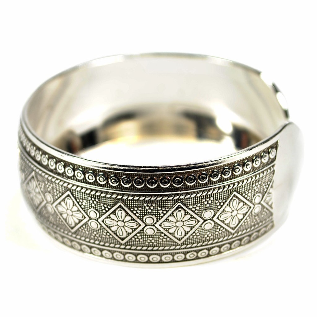 TRIBAL METAL CUFF Bangle Bracelet Tibetan Nepal Gypsy Style Silver Tone Jewelry