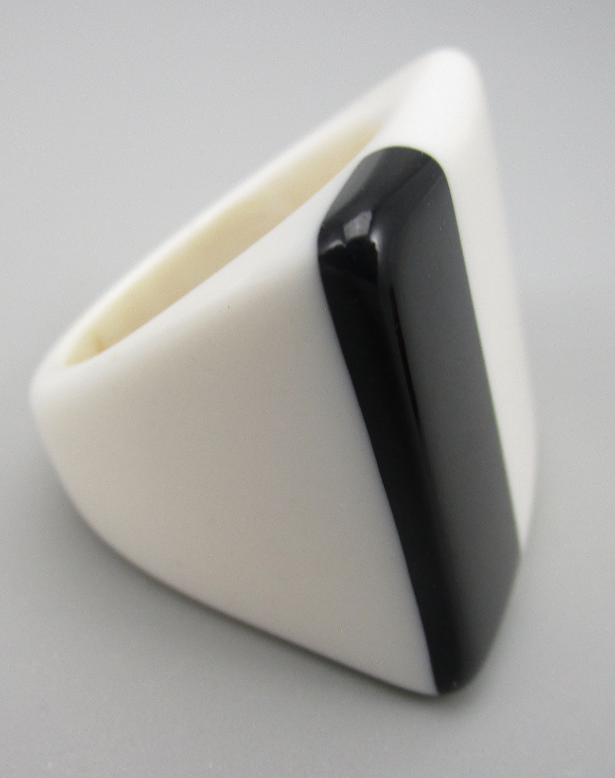 BOLD MARION GODART BLACK & WHITE SQUARE STATEMENT RING – FRANCE – SZ 11