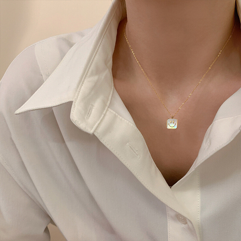 Woman 18K Gold Plate Stainless Steel Mother of Pearl Smile Square Chain Necklace