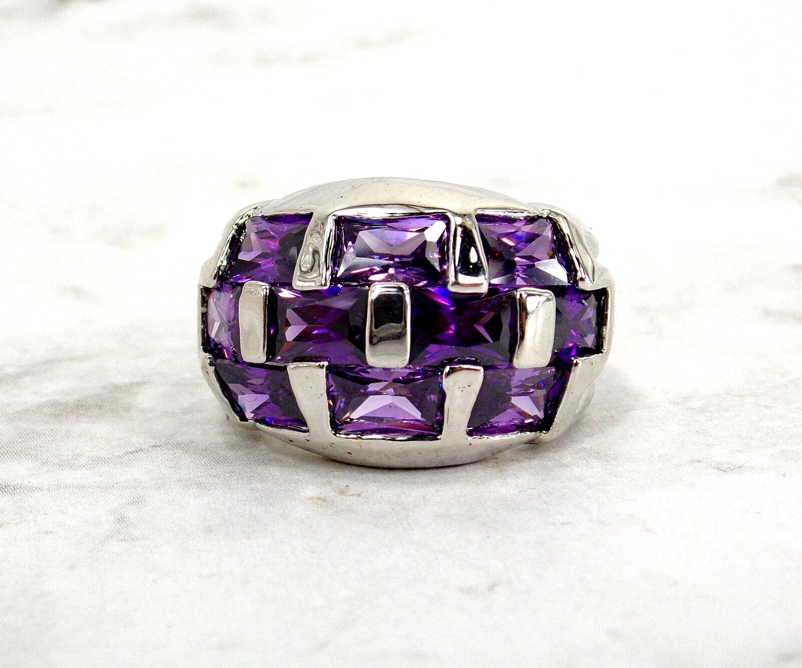 Purple cubic zirconia stone band ring with rectangle shape stones Size 7.5 NEW