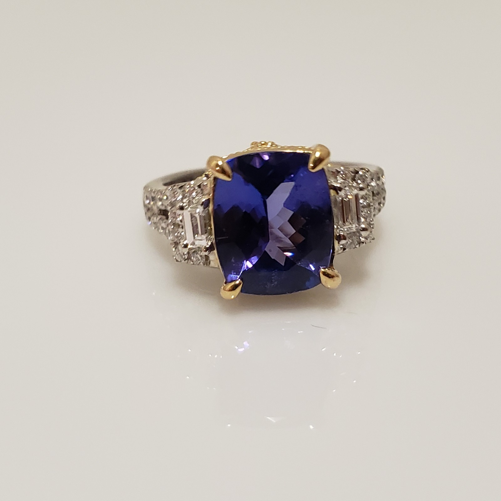 EFFY 18k Two Tone Yellow & White Gold Tanzanite Diamond Ring Size 7.5
