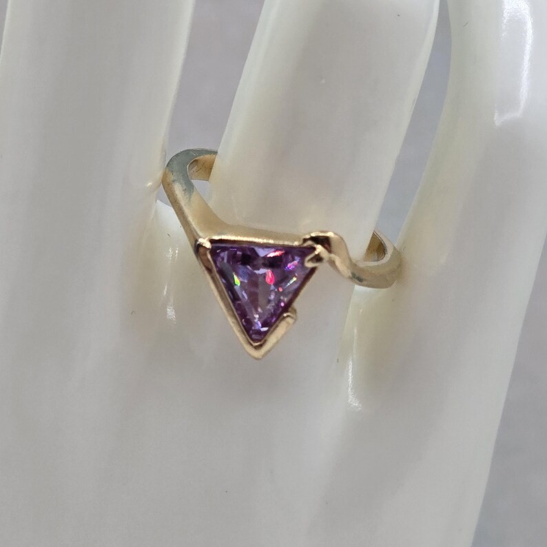 Park Lane TRILLION CUT RING – Gold & PURPLE – Rare – Size 8 – Sparkling!