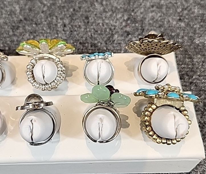Jewelry 12 Flowered Rings Adjusts Sized Stretch See Description Lot #254
