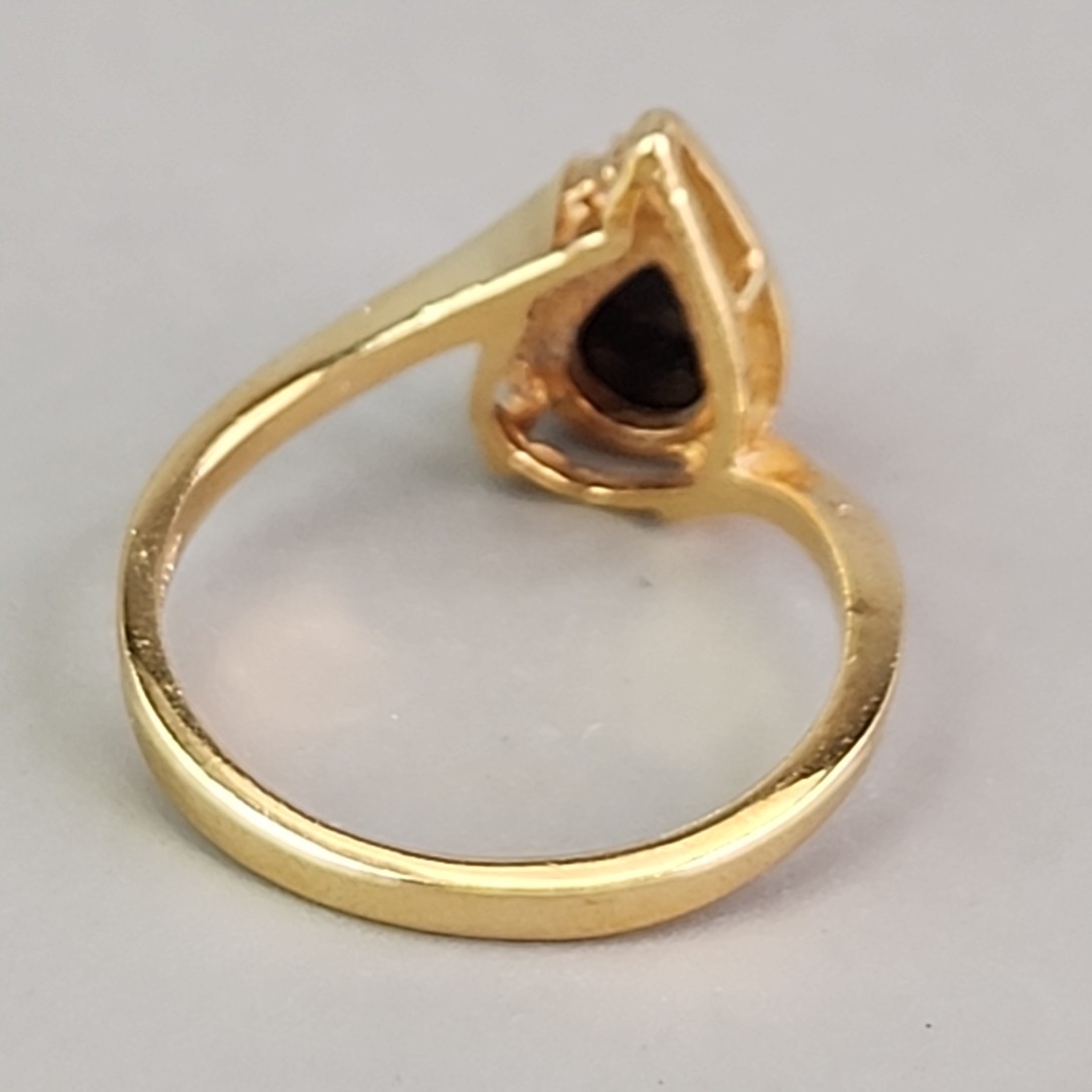 Onyx Ring Gold Tone Teardrop 7.5