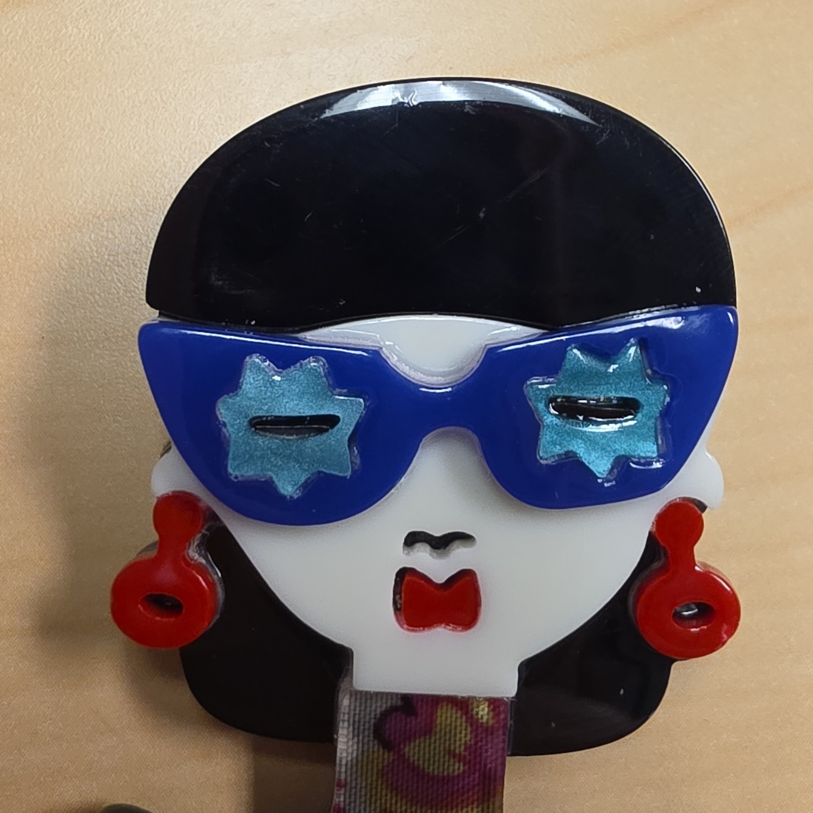 Girl Face Sunglasses Brooch Pin – Plastic, Multicolor, Fashion Theme, No Stone