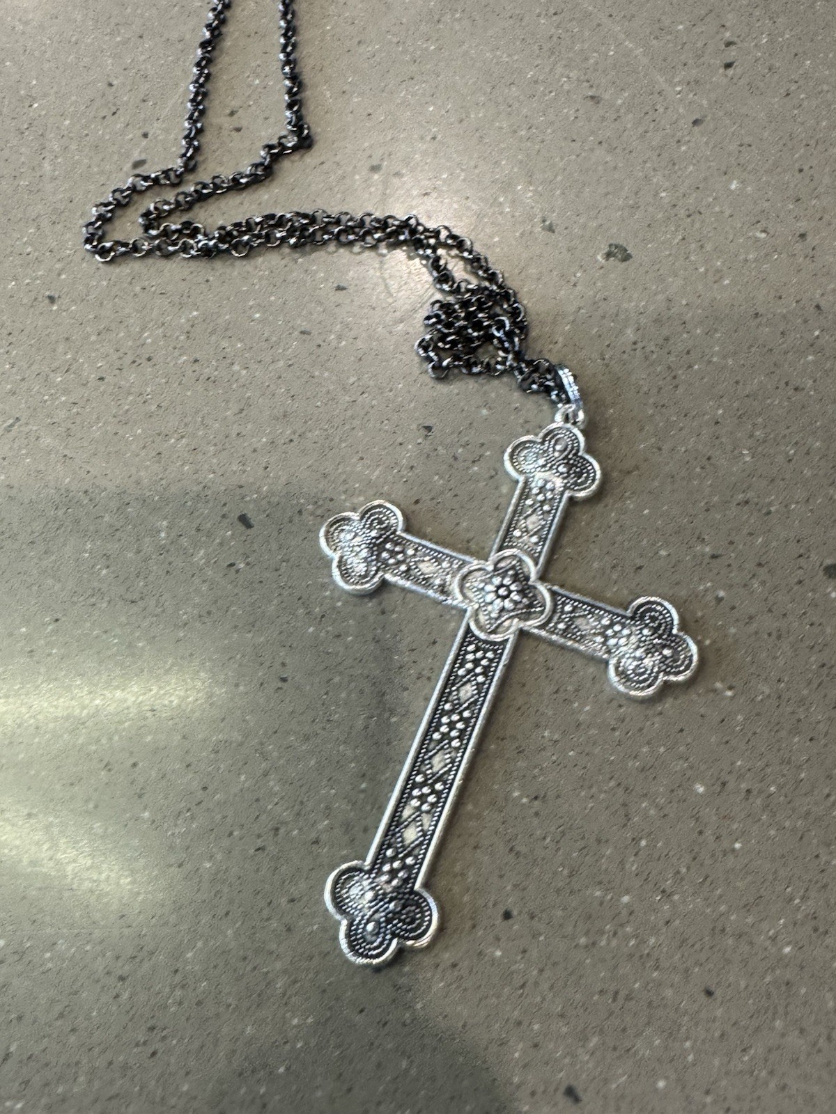 18” Gunmetal Toned Brass Iron Chain Goth Gross Pendant Necklace