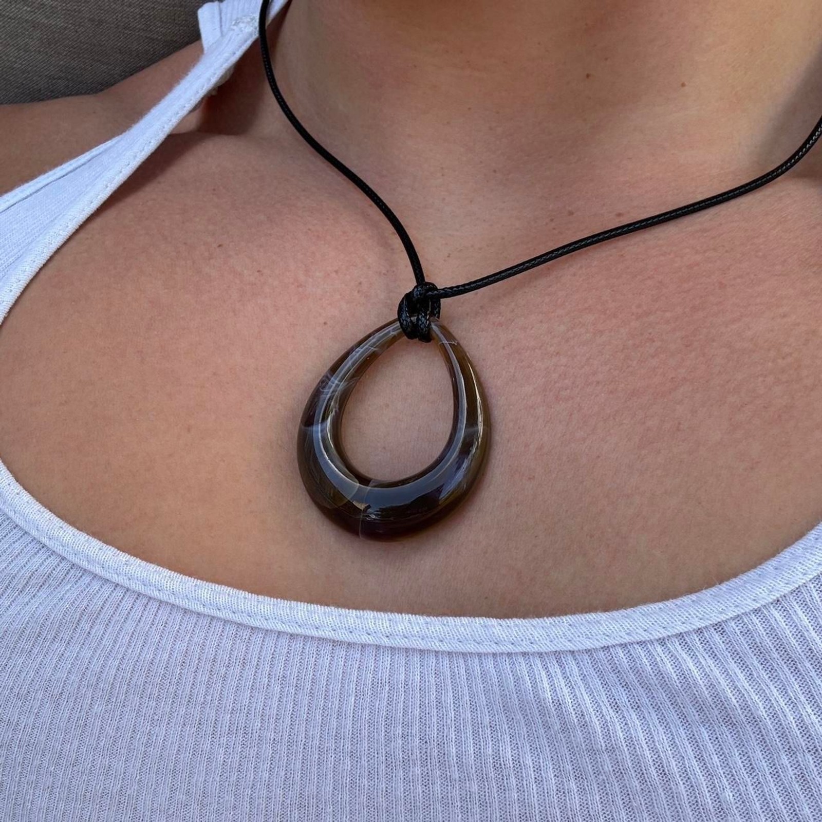 small brown amber pendant necklace w/ brown