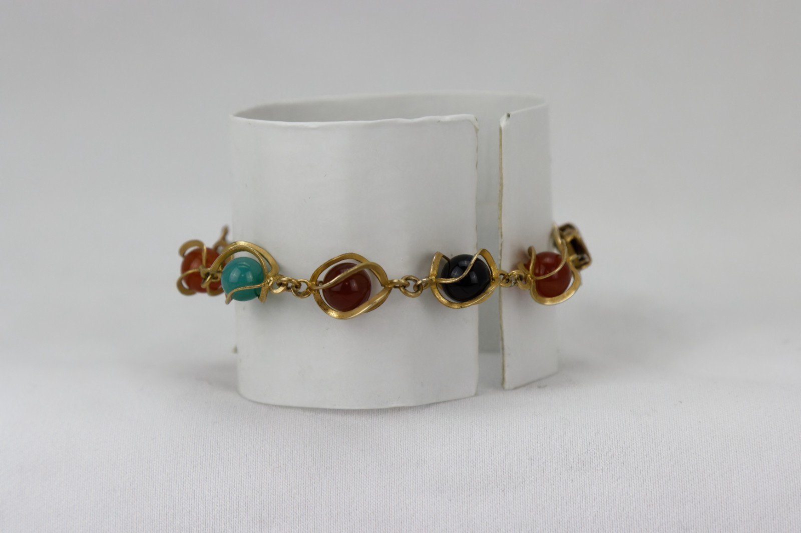 Caged Stone in Gold Tone Bracelet, Hinged Clasp, 9gr