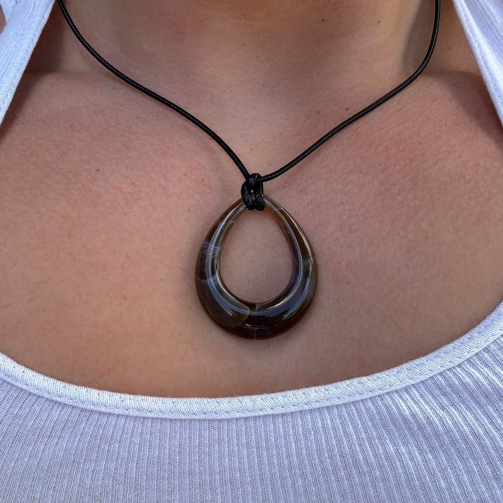 small brown amber pendant necklace w/ brown