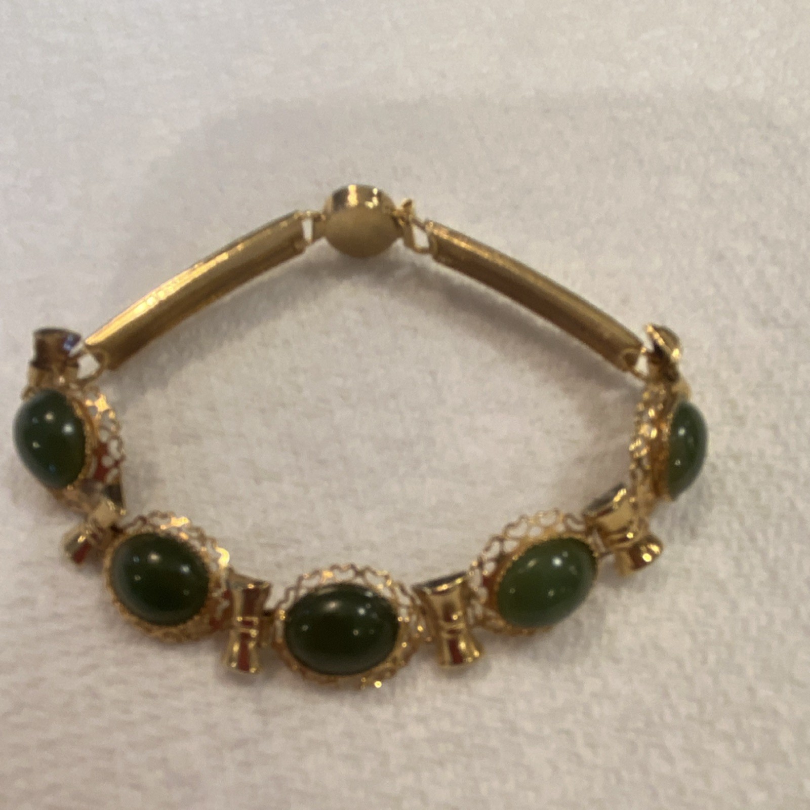 Gold-Tone Bar Link Chain Jade Bracelet Box Clasp Green Oval Cabochon Bezel 5
