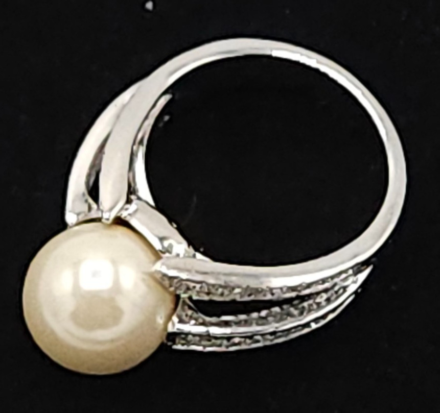 White Faux Pearl Ring Size 9.75 Round Clear Rhinestones Silver Tone