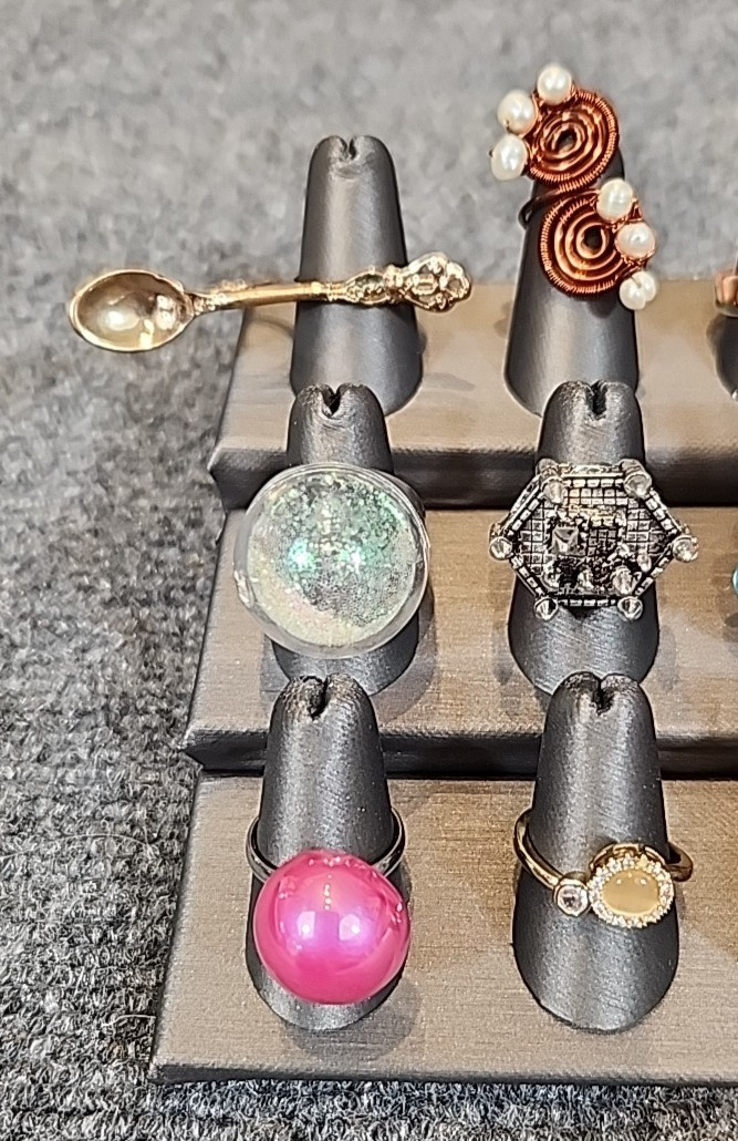 Jewelry 18 Whimsical Rings Adjusts Sized Stretch See Description Lot #220