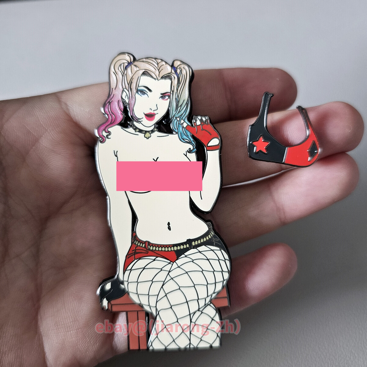 DC Harleen Quinzel The Clown’s Girl Magnetic Limited Metal Enamel Badge Pin