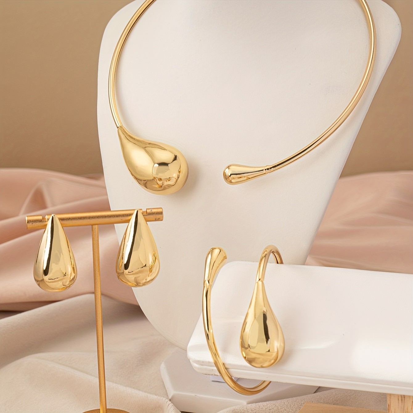Women’s Vintage Teardrop Jewelry Set Necklace Bracelet Earrings 3-Piece Alloy