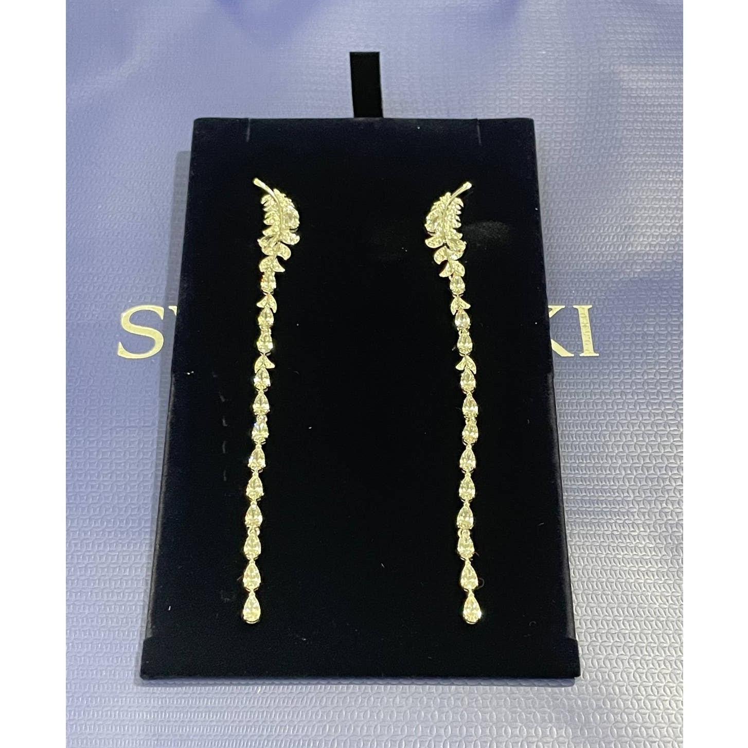 Swarovski Feathers Nice Pierced Earrings White Rhodium Plated Dangle
