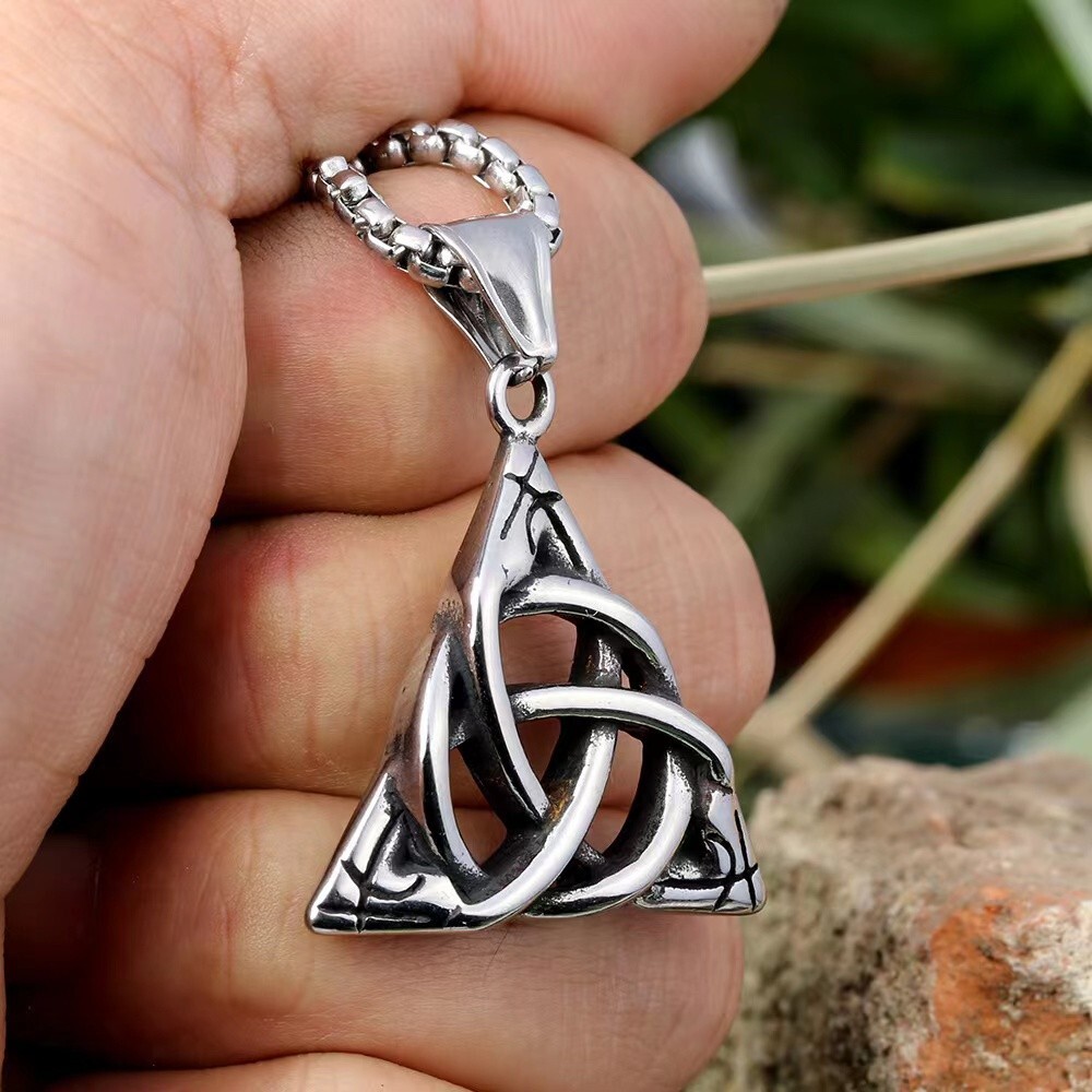 Mens Silver Irish Celtic Triquetra Trinity Knot Pendant Necklace Box Chain 24″