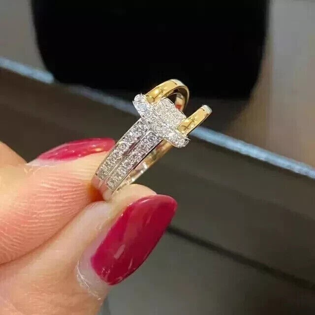 Round Cut Simulated Diamond Lovely Wedding Band Ring In 14k Yellow Gold Plated