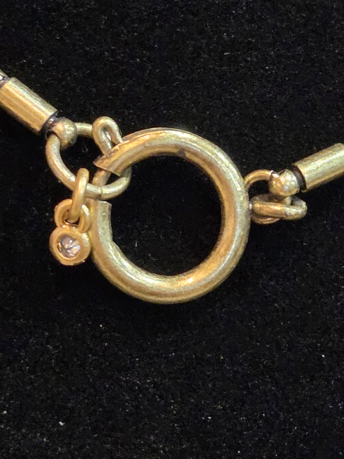 Gold Tone & Rhinestone Heart Charm Necklace 27″ Unsigned.