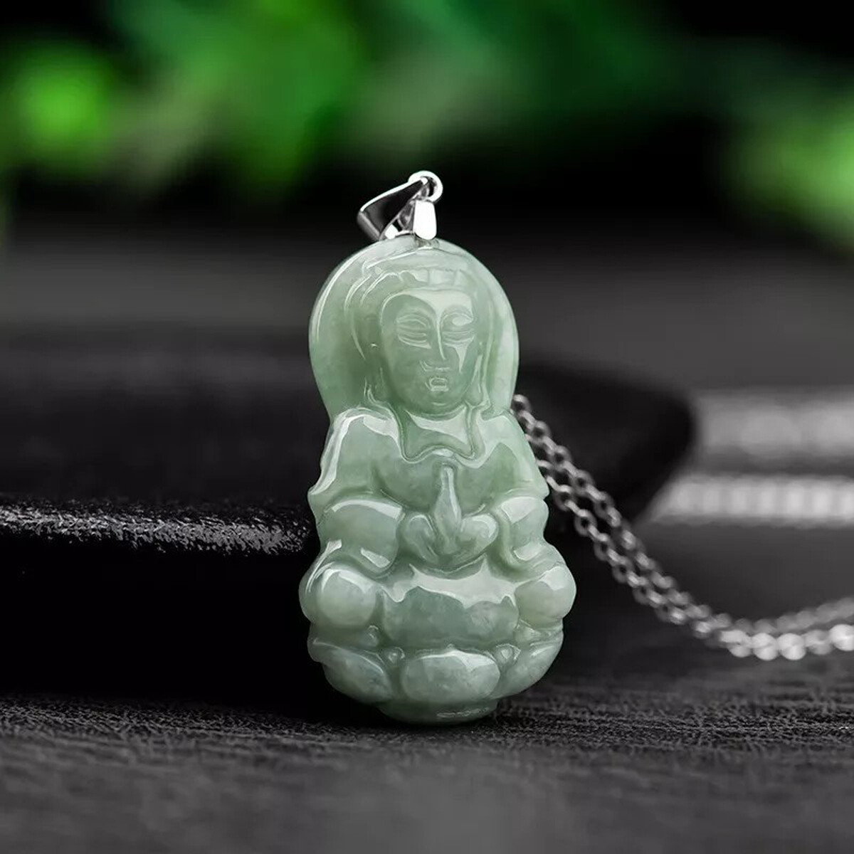 Grade A Natural Jadeite Green Jade Handcarve Bless Kwan Yin Pendant Necklace