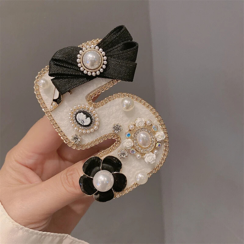 Women Girls Fashion Number 5 Pearl Brooches Fashion Lady Banquet Pins Jewelry