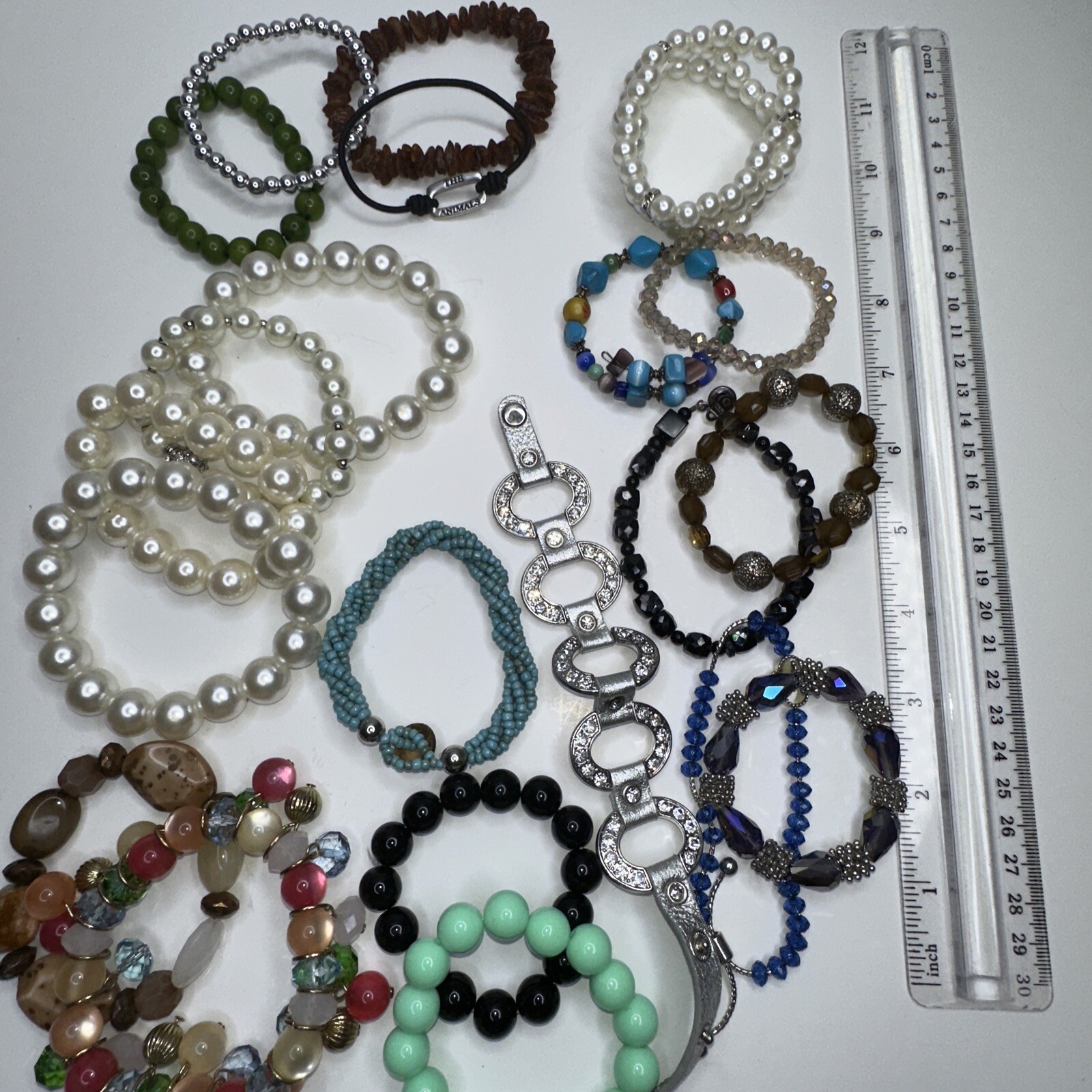HUGE LOT Beaded Bracelets Links Strand Stretch Multi Color Gold Silver Mixed 21