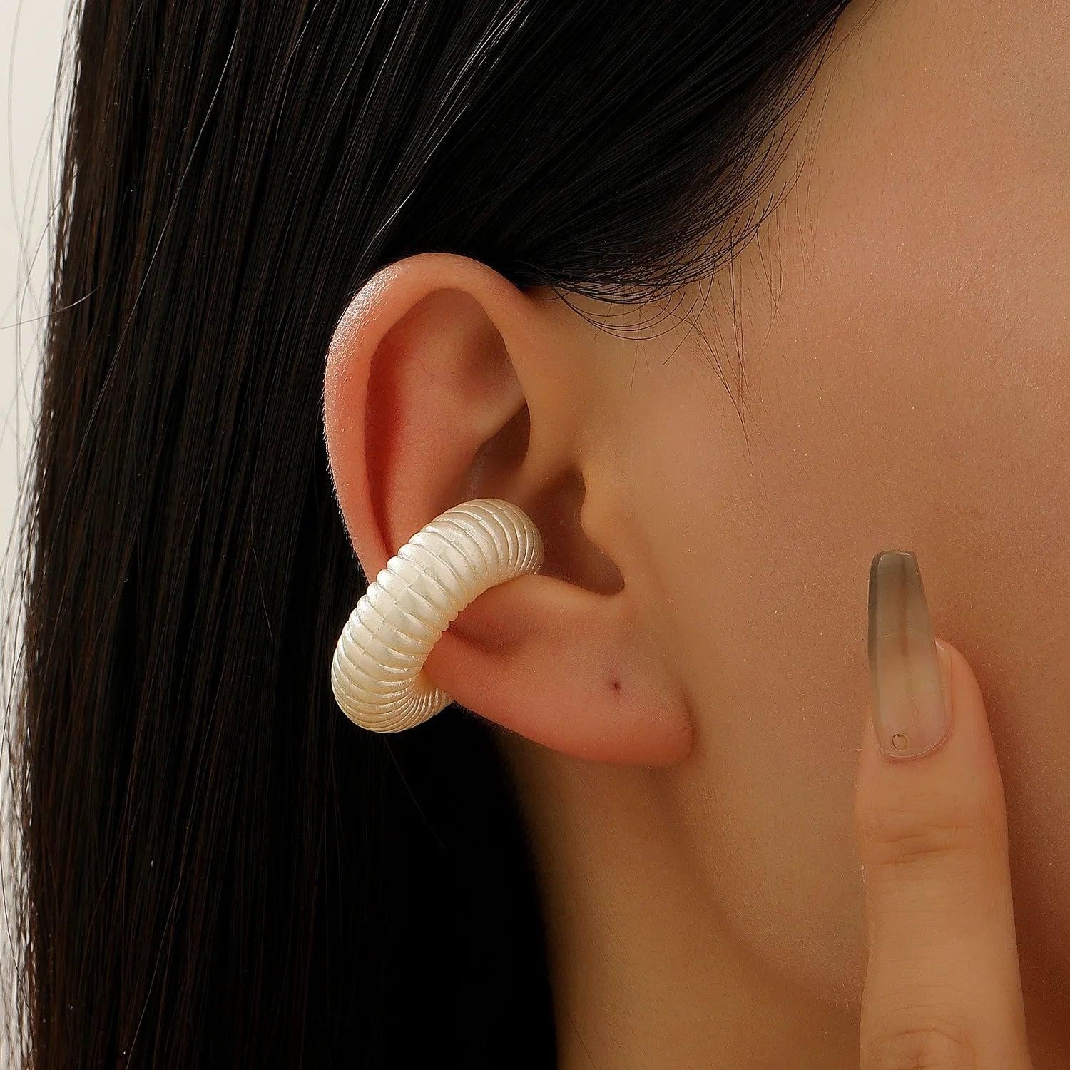 Retro Pearl White Striped Geometric Ear Clip C-Shaped Ear Cuff for Women