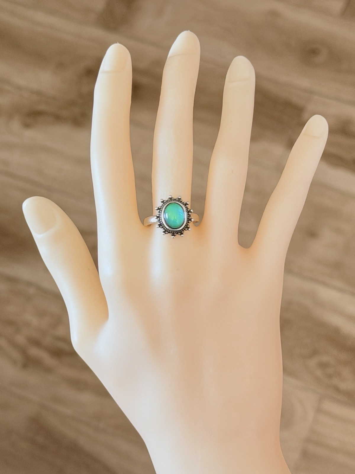 Sterling Silver Plated Flower Oval Mood Ring + Color Chart + Gift Box Size 7.5