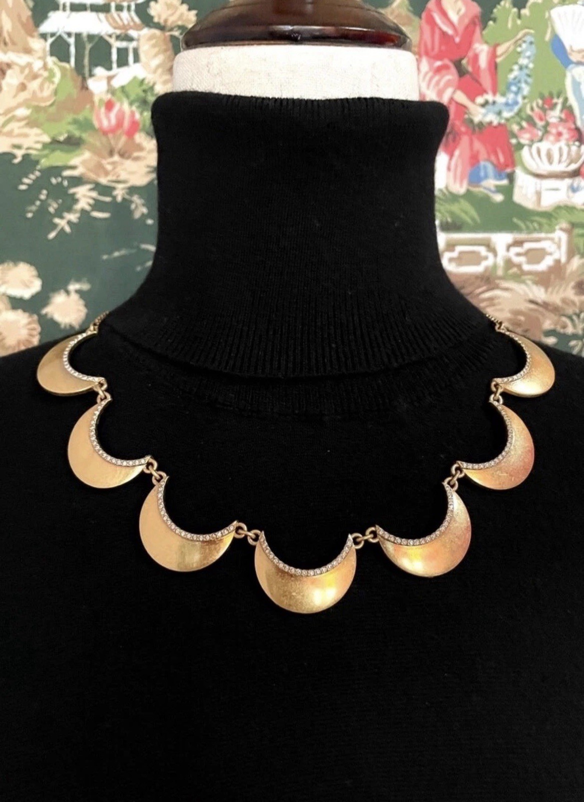 J.Crew Gold-Tone Scallop and Stone Statement Necklace