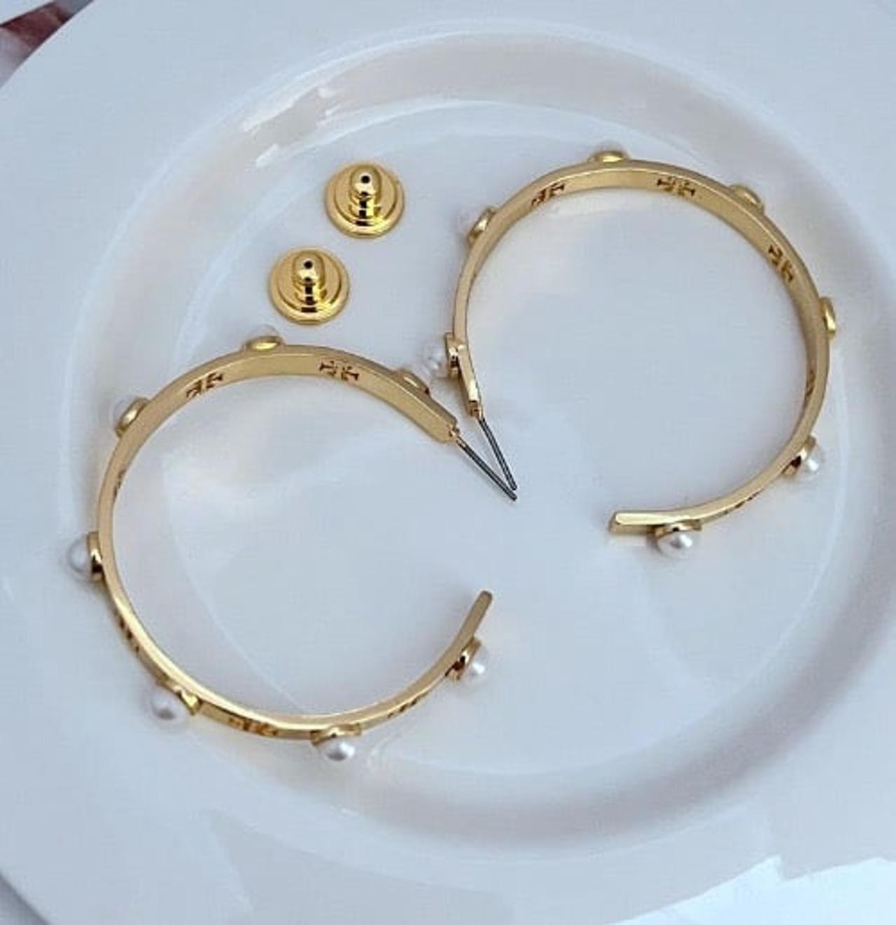 New! Burch Pearl & Logo Hoop with Jewelry Pouch Size:5.4*5.4cm