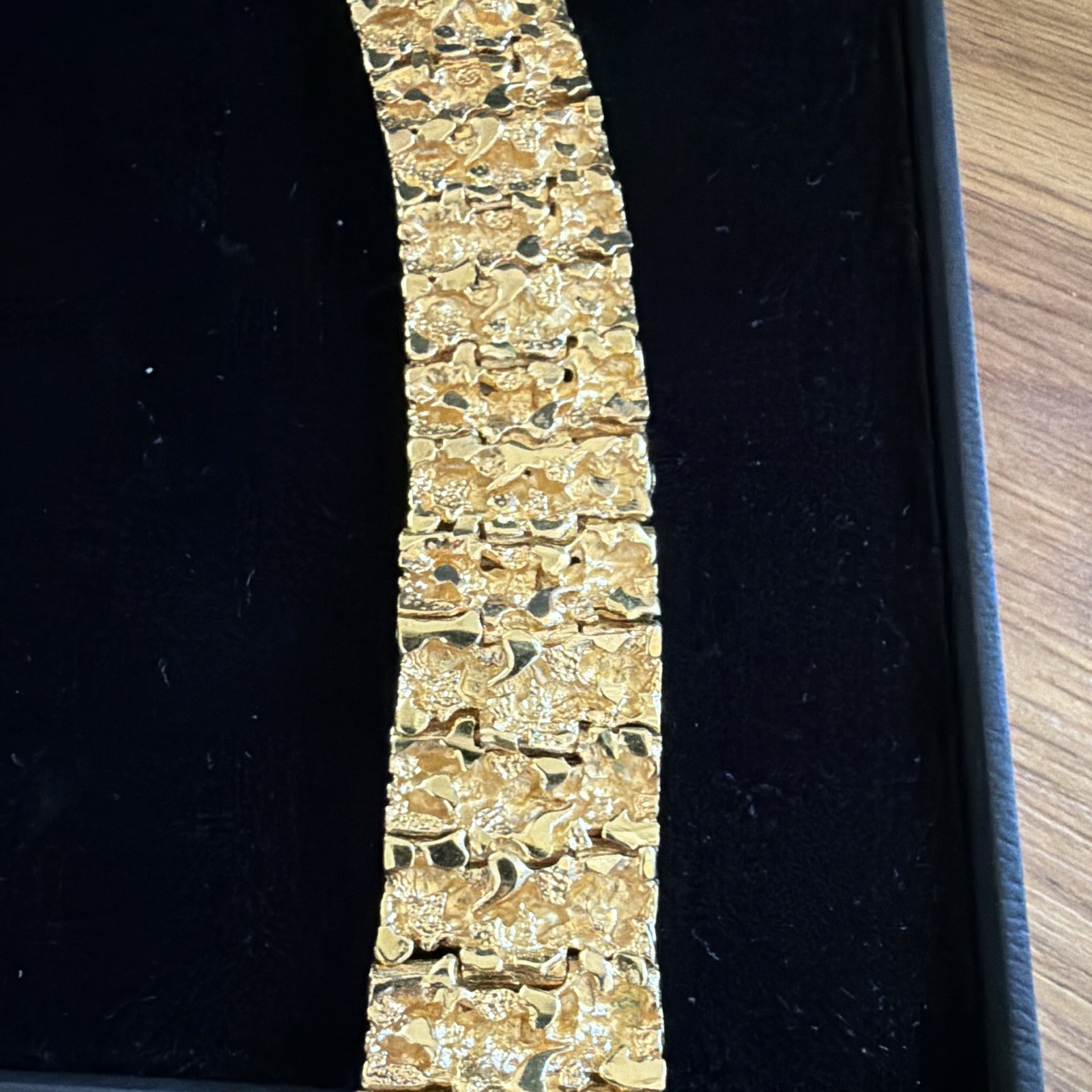 Gold Tone Textured Link Chain Bracelet, Box Clasp, Metal, No Stone