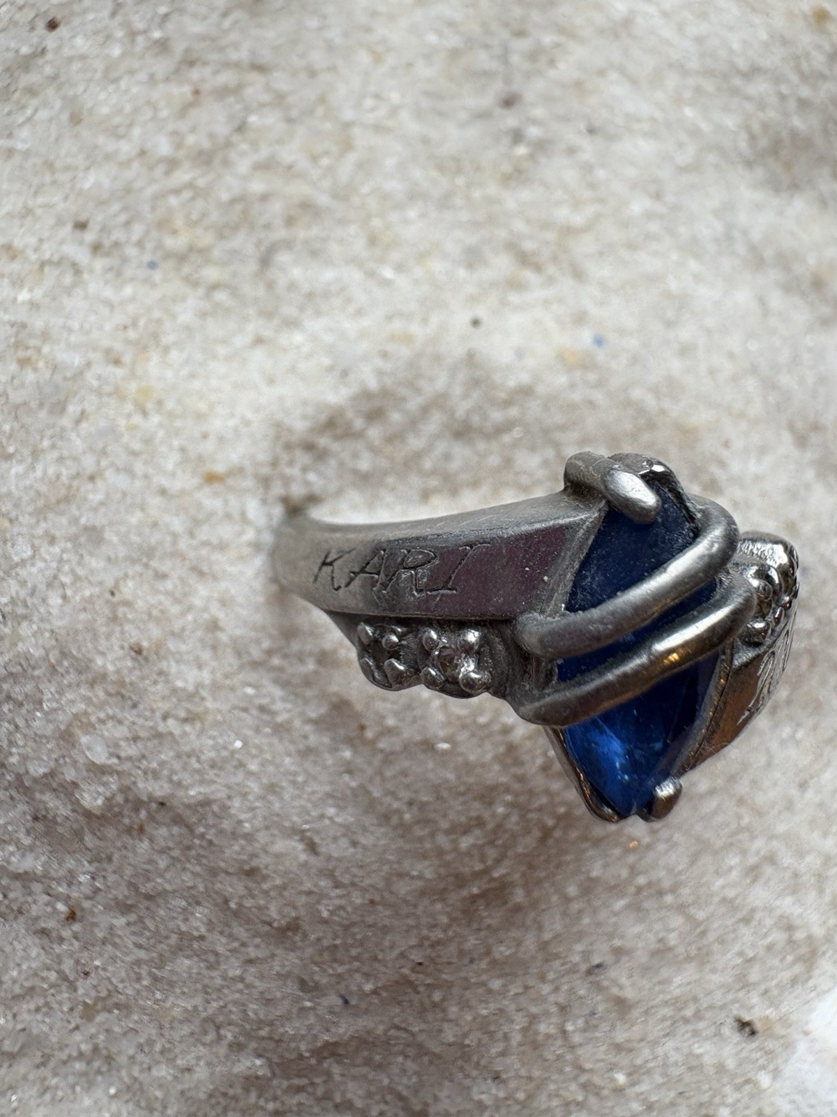 Jostens Class Graduation Ring Kari 2009 Name Engraved Lustrium Size 8.25 Womens